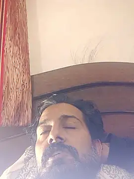 MAGNETICDADDY8 online show from January 12, 4:05 am