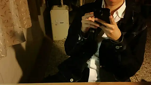 KYU890428 online show from March 11, 5:31 pm