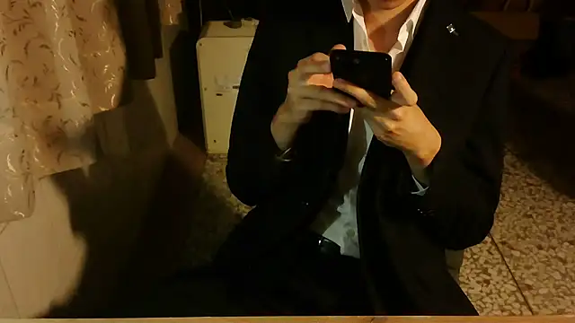 KYU890428 online show from March 3, 4:58 pm