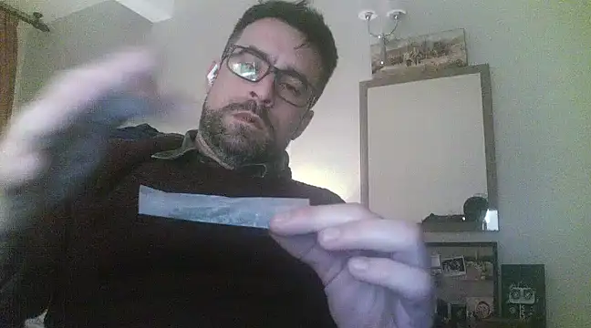 Snapshot of Patrickhound chatting on March 3, 1:28 am Patrickhound online show from March 3, 1:28 am