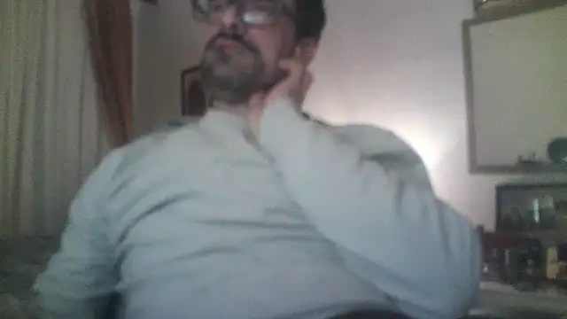 Snapshot of Patrickhound chatting on February 14, 1:56 am Patrickhound online show from February 14, 1:56 am