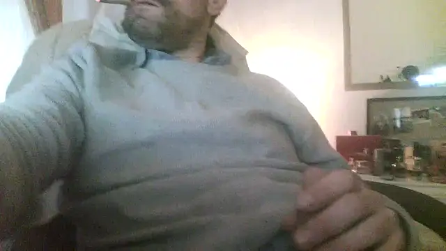 Snapshot of Patrickhound chatting on February 12, 2:54 pm Patrickhound online show from February 12, 2:54 pm