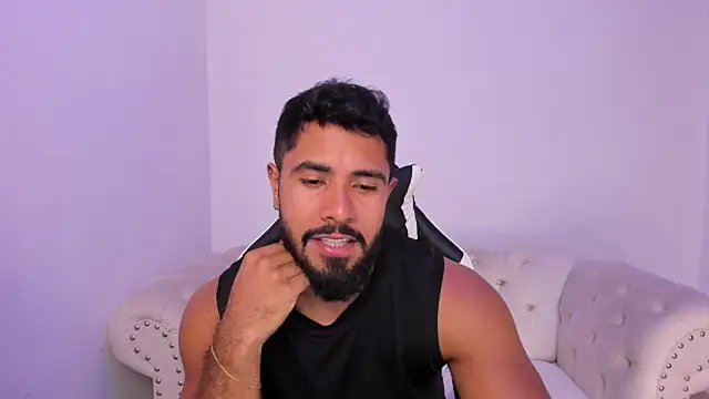 Santiago huntt online show from February 6, 8:28 pm