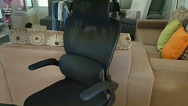 todddantes25 online show from April 18, 4:58 am