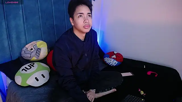 Snapshot of AlecLightwood_ chatting on January 7, 2:38 pm AlecLightwood  online show from January 7, 2:38 pm