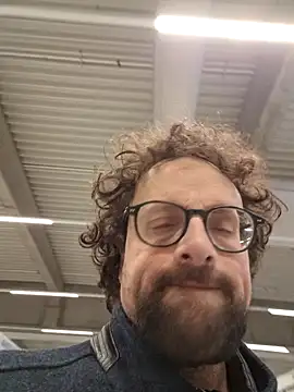 littlehairyman online show from January 18, 9:56 am