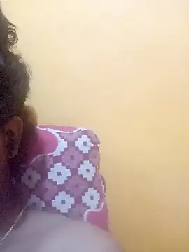 CosmicEmuu online show from October 14, 2:02 pm