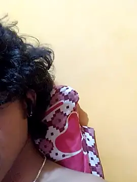 CosmicEmuu online show from March 4, 6:50 pm