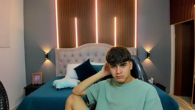 Tommy18   online show from October 7, 3:21 am