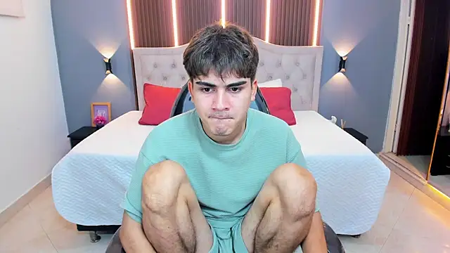 Tommy18   online show from January 7, 4:39 am