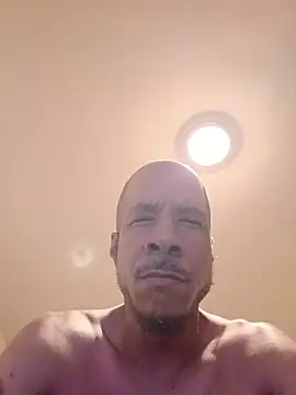 Snapshot of MrDaddyBbSnake chatting on October 9, 3:11 am MrDaddyBbSnake online show from October 9, 3:11 am