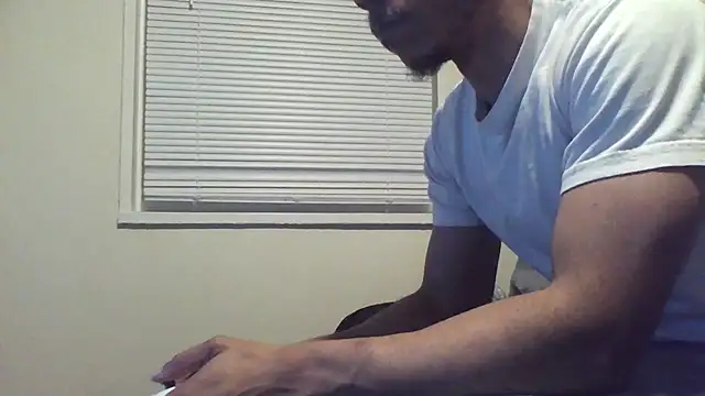 Snapshot of MrDaddyBbSnake chatting on March 13, 1:21 am MrDaddyBbSnake online show from March 13, 1:21 am