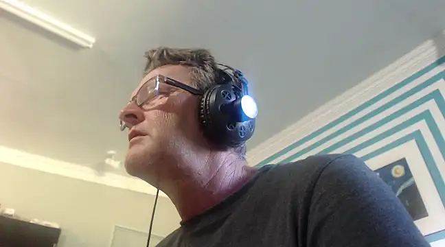 itsmeyes69 online show from January 20, 6:53 am