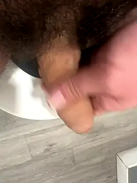 latinofhot online show from December 20, 9:55 pm