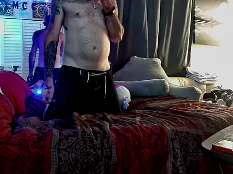 Snapshot of 1badfucka chatting on October 15, 7:49 am 1badfucka online show from October 15, 7:49 am