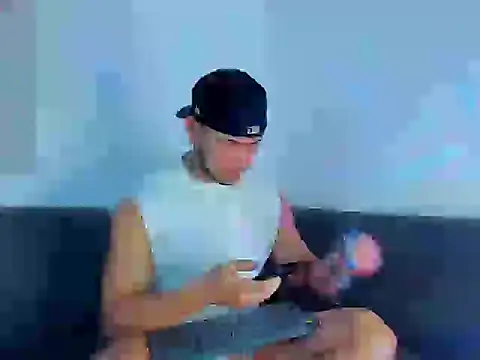 austinoficial online show from October 9, 11:42 pm