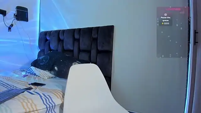 austinoficial online show from March 1, 11:04 pm