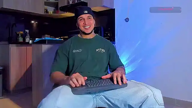 austinoficial online show from March 19, 11:08 pm