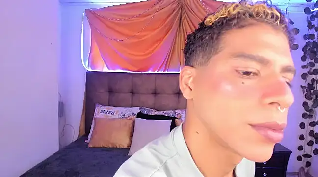 Snapshot of Ethan_Boyy chatting on March 10, 6:23 pm Ethan Boyy online show from March 10, 6:23 pm