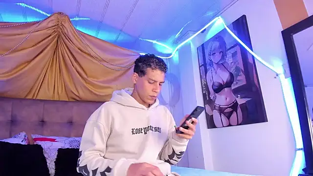 Snapshot of Ethan_Boyy chatting on September 8, 11:37 pm Ethan Boyy online show from September 8, 11:37 pm