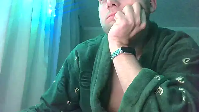 HunterOnBoobs online show from February 19, 8:31 pm