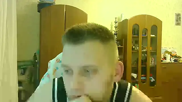 HunterOnBoobs online show from February 18, 10:58 pm