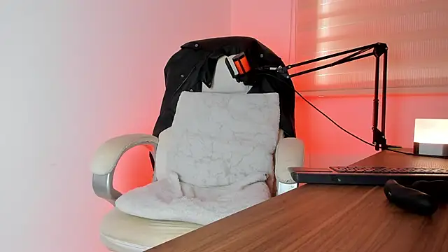 Snapshot of Fraannco chatting on February 20, 2:35 pm Fraannco online show from February 20, 2:35 pm