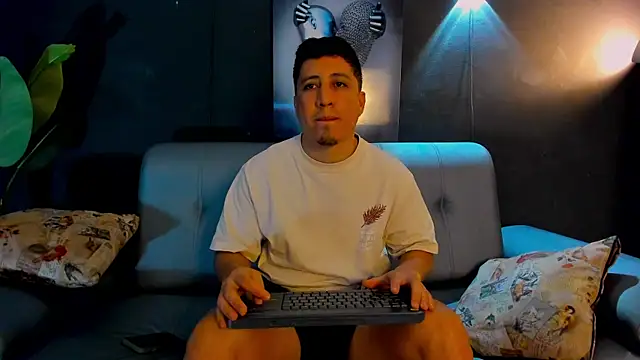 Snapshot of Fraannco chatting on January 25, 8:42 pm Fraannco online show from January 25, 8:42 pm