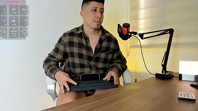 Snapshot of Fraannco chatting on January 28, 1:59 pm Fraannco online show from January 28, 1:59 pm