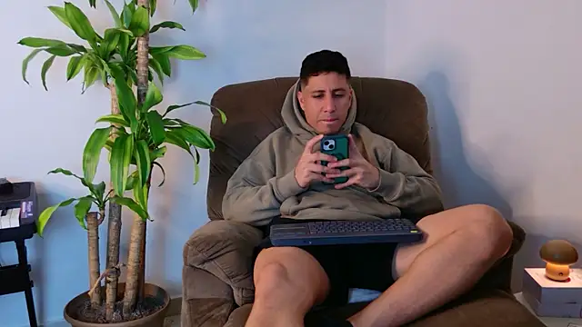 Snapshot of Fraannco chatting on October 22, 1:42 am Fraannco online show from October 22, 1:42 am