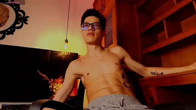 wolfandsky online show from October 31, 12:30 pm