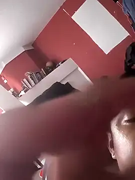 Burrrucecold00 online show from November 6, 2:53 pm