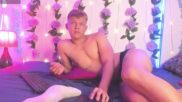 izan 20 online show from April 17, 11:29 pm