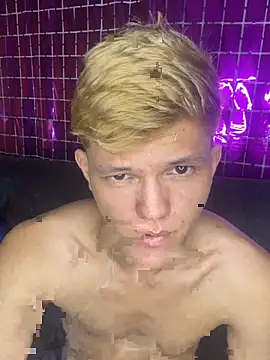 izan 20 online show from February 14, 4:09 pm