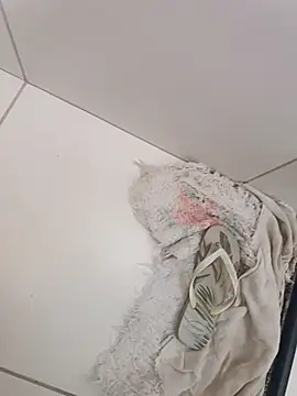 Snapshot of Trixboy201 chatting on October 15, 9:39 am Trixboy201 online show from October 15, 9:39 am