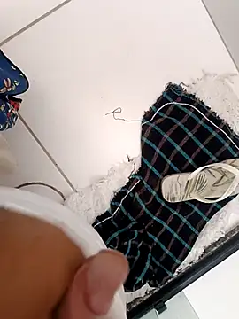 Snapshot of Trixboy201 chatting on October 1, 9:46 am Trixboy201 online show from October 1, 9:46 am