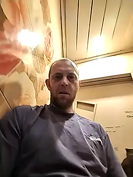 MaxDevilWhite online show from November 9, 10:30 am