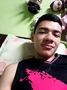 Snapshot of andresiito203 chatting on February 2, 6:26 am andresiito203 online show from February 2, 6:26 am