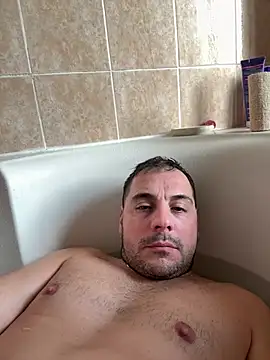 justeqqun online show from February 16, 4:10 pm