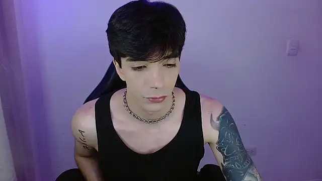 H3ll B0I online show from April 7, 5:07 am