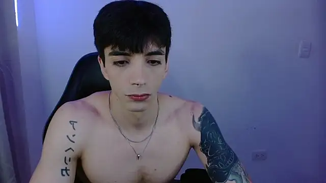 H3ll B0I online show from February 27, 10:20 pm