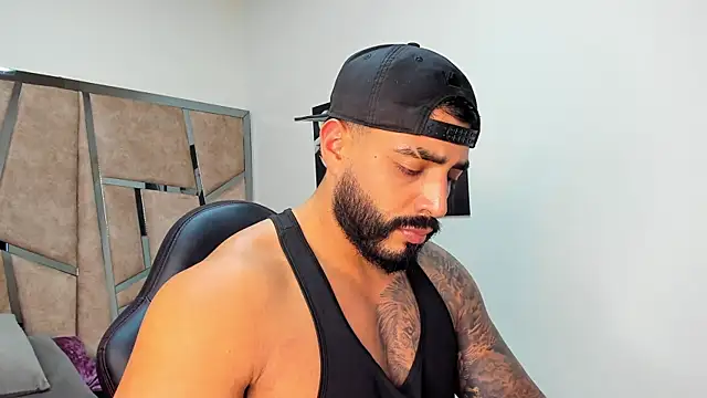 LeandroRusso online show from March 2, 8:57 pm