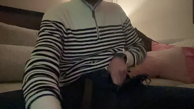 bullyboyy online show from December 16, 6:04 pm