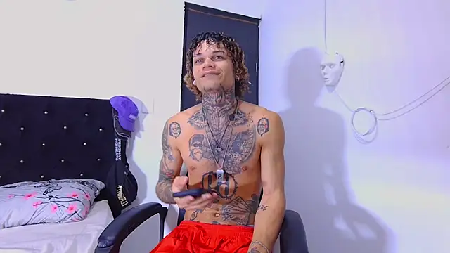 hot man05 online show from November 10, 10:15 pm