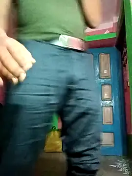 Snapshot of romantictubai chatting on October 2, 5:39 pm romantictubai online show from October 2, 5:39 pm