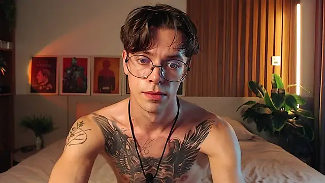 William Henry  online show from April 14, 1:22 pm