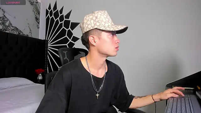 marcuscollins1  online show from April 13, 2:29 pm