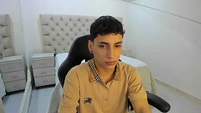 JhoanLeandro online show from December 16, 5:03 am