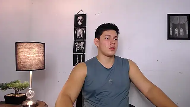 JamesCr  online show from November 20, 2:11 am