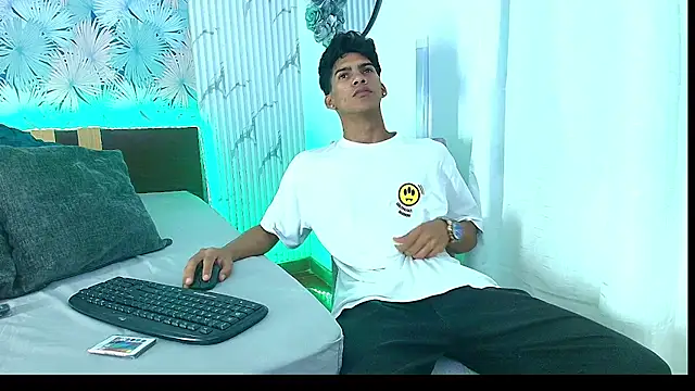 papi hotxx online show from March 6, 3:13 am